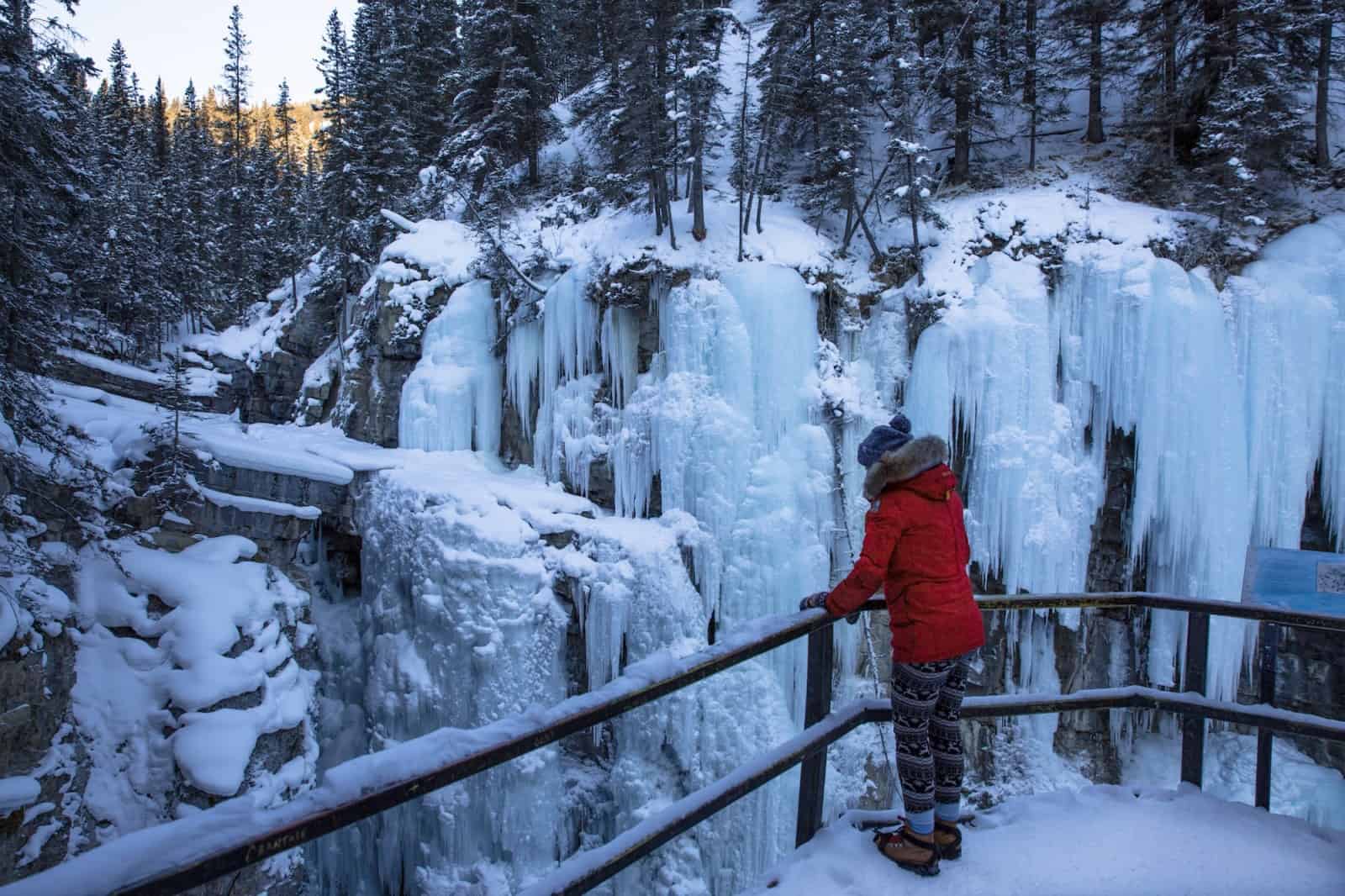johnston canyon winter