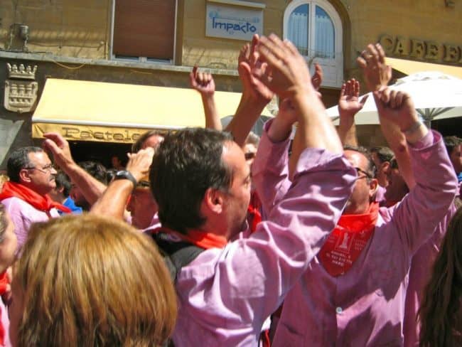 531511_700793272605_1683929129_n