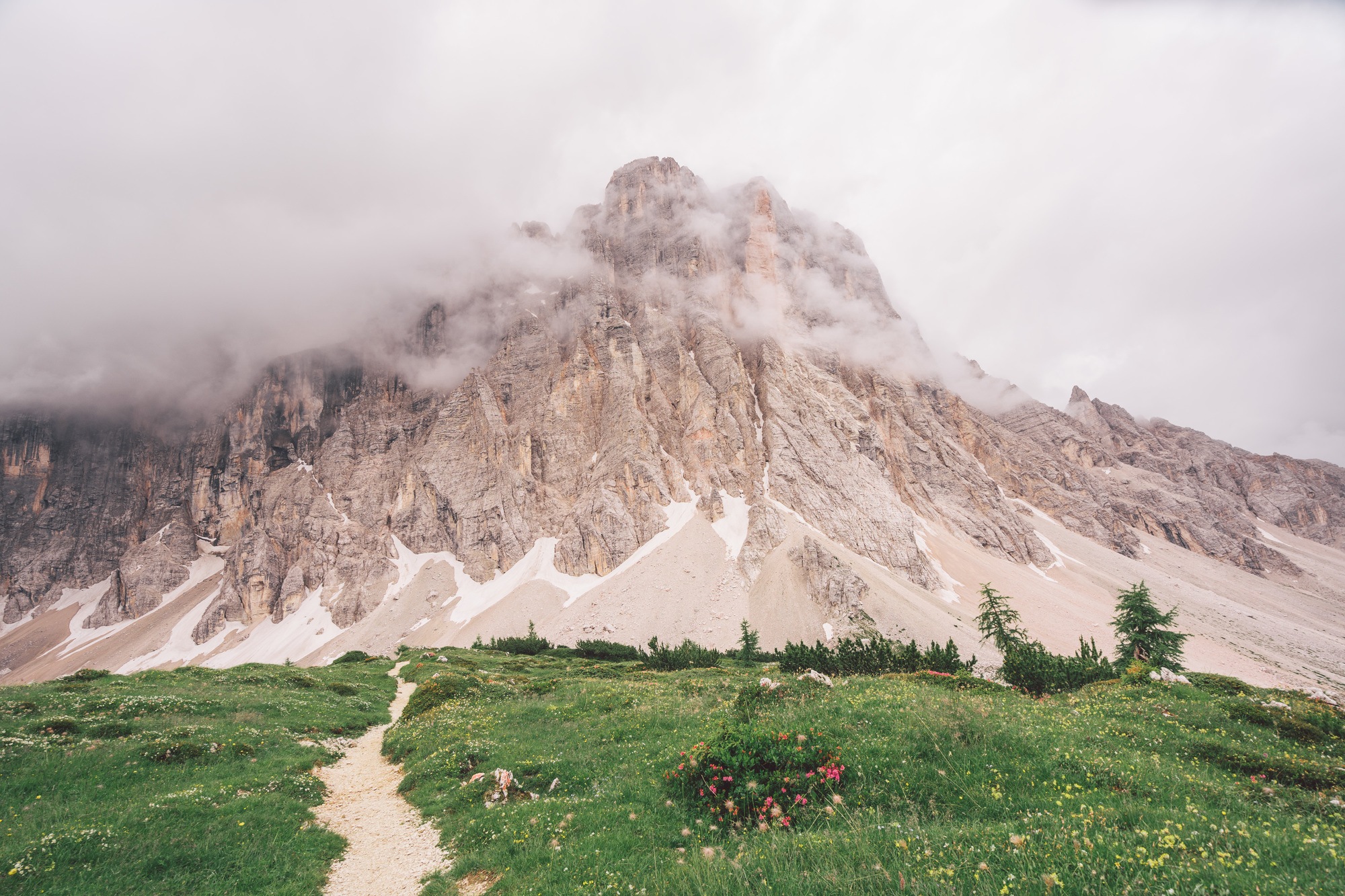 rifugios in the dolomites