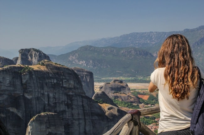 make money travel blogging