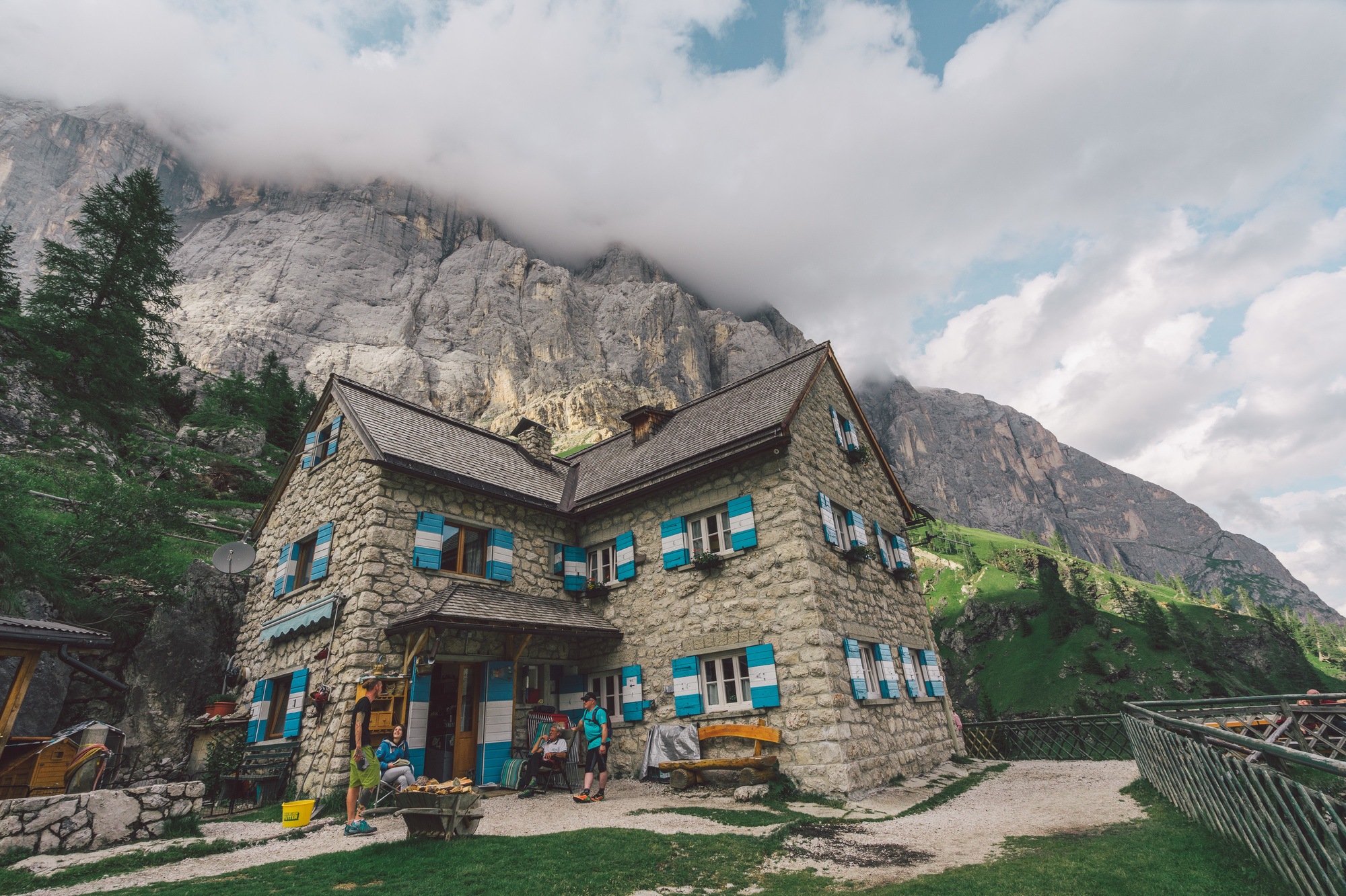 rifugios in the dolomites