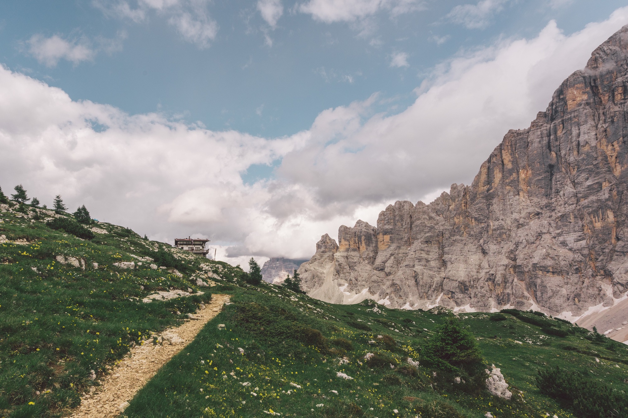 rifugios in the dolomites