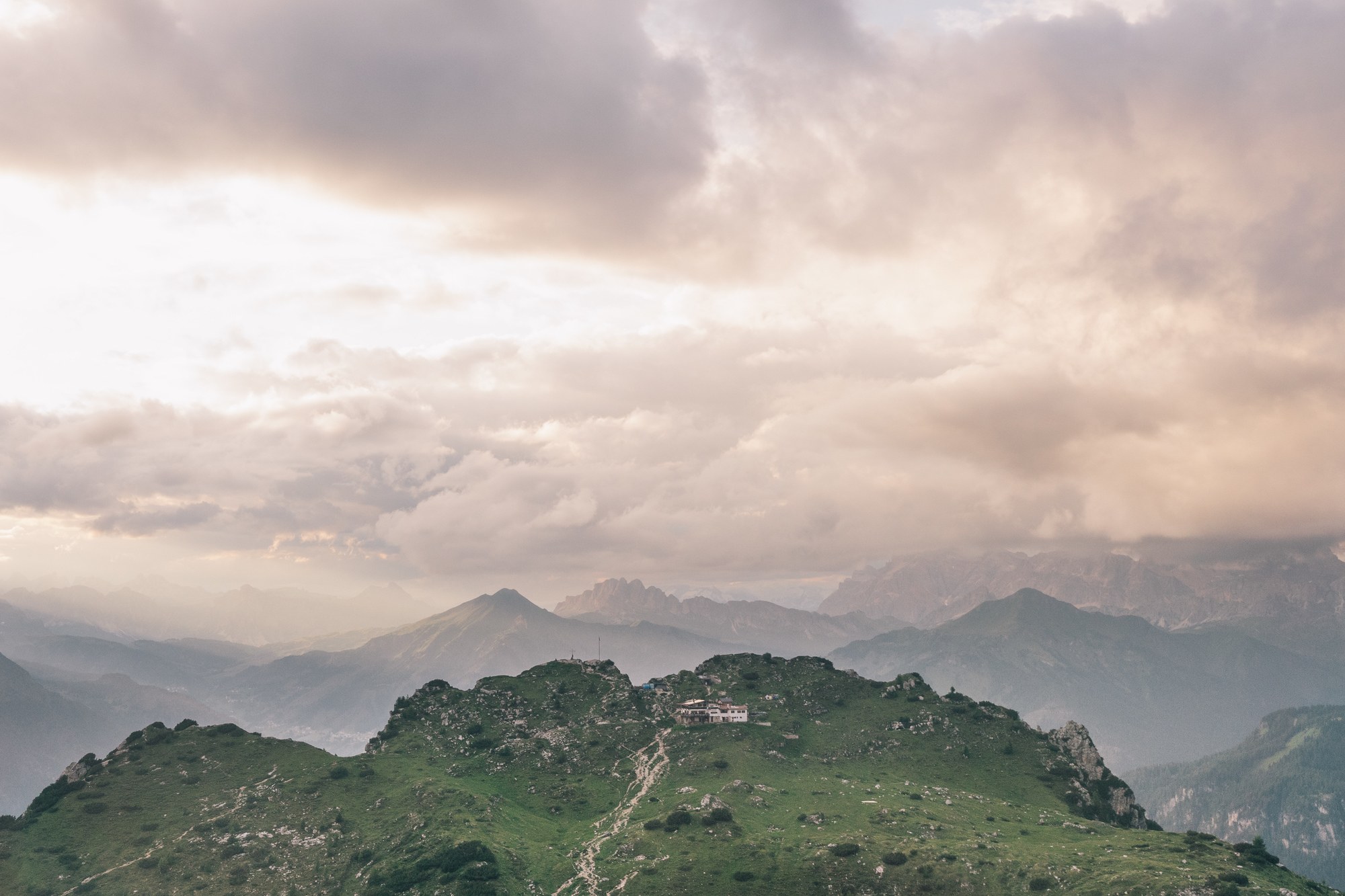 rifugios in the dolomites