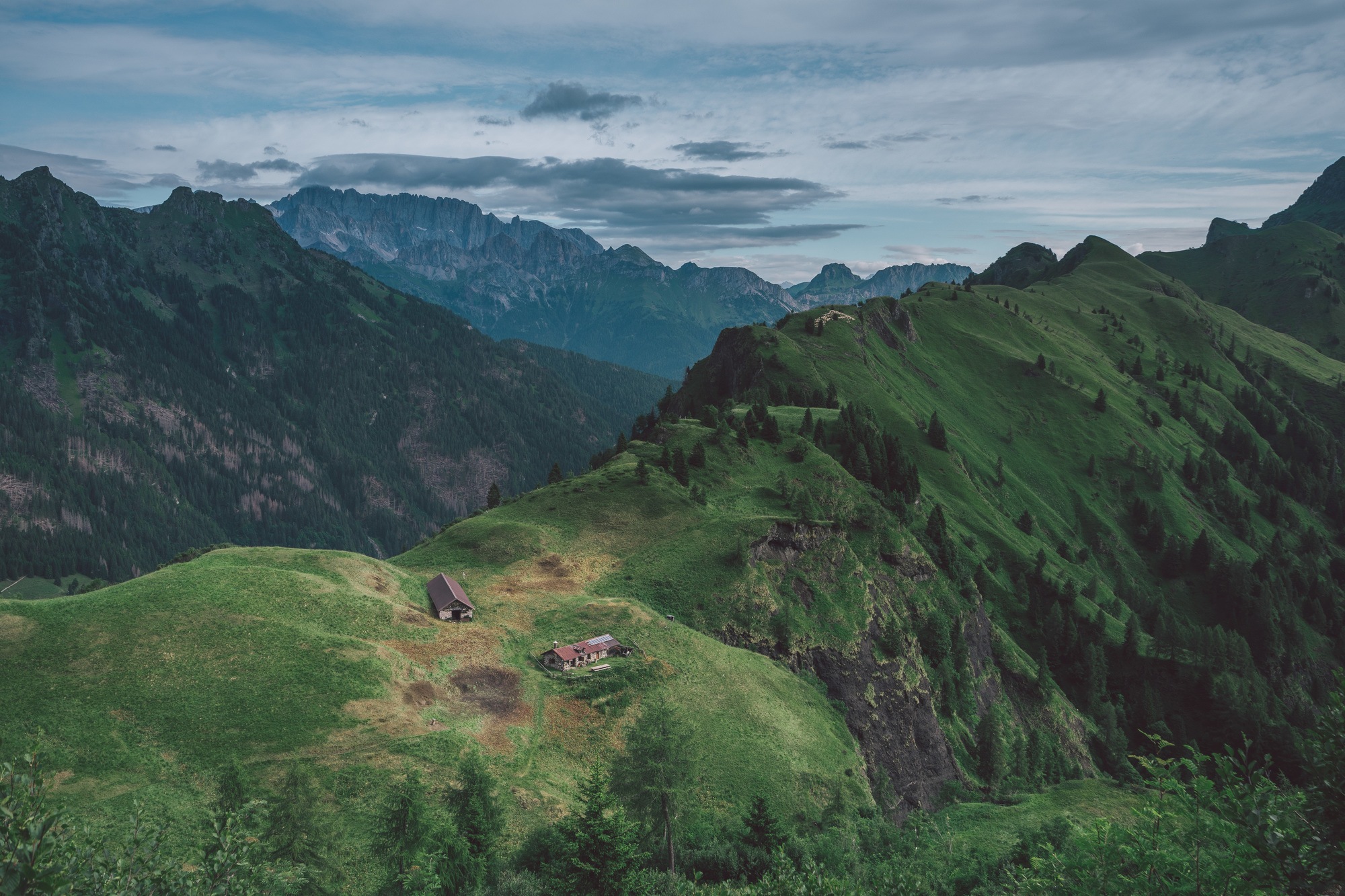 Hiking to El Cor the heart of the Dolomites